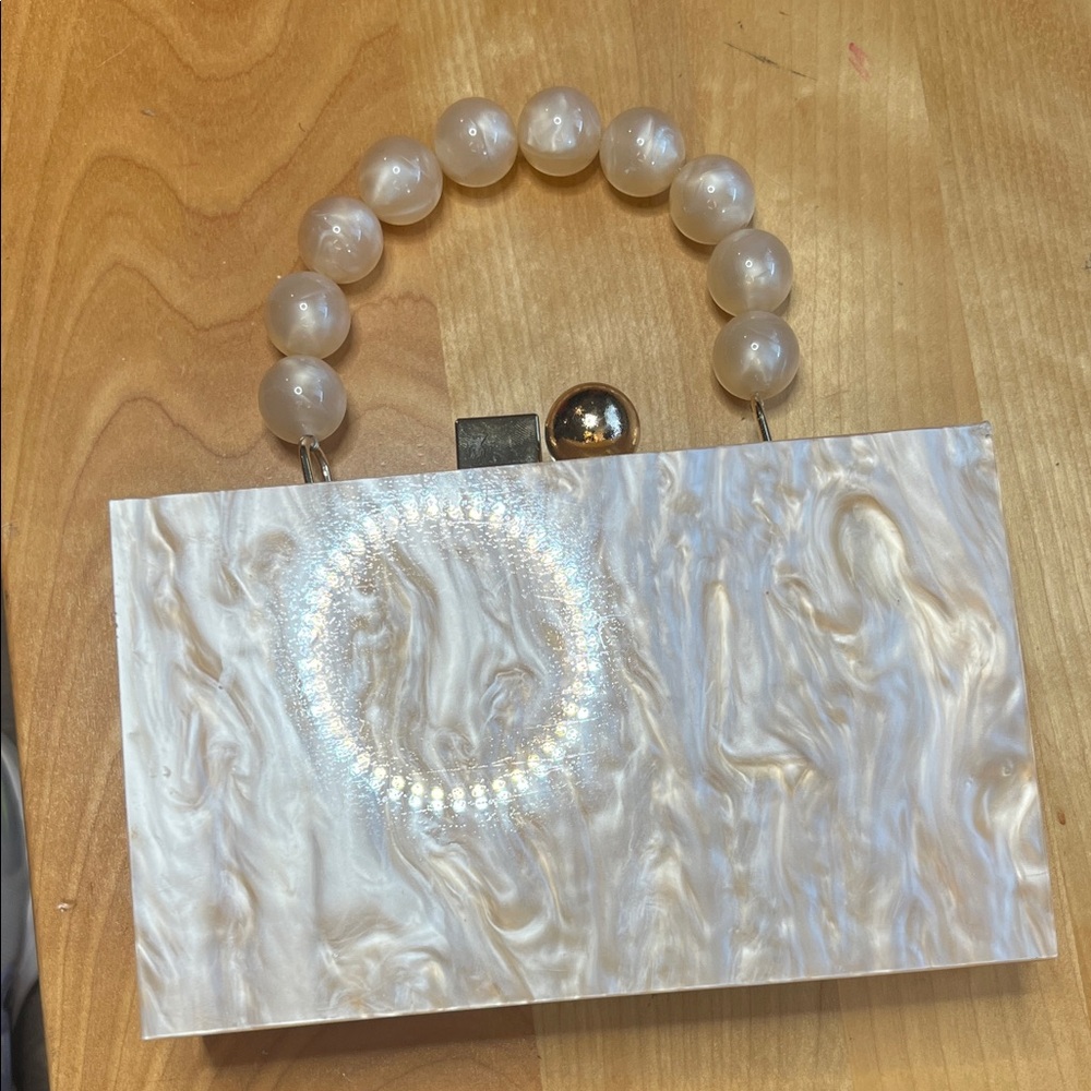 Pearlescent White Beaded Handle Clutch